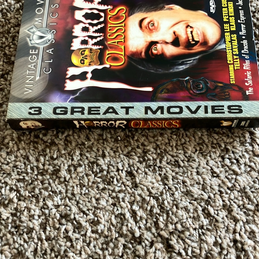 Horror Classics DVD Set - Picture 3 of 7